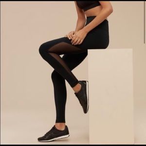 Aritzia Tna Atmosphere  Mesh Black Leggings Full Length Women’s Size S
